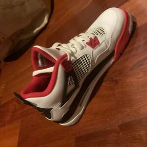 Jordan 4s